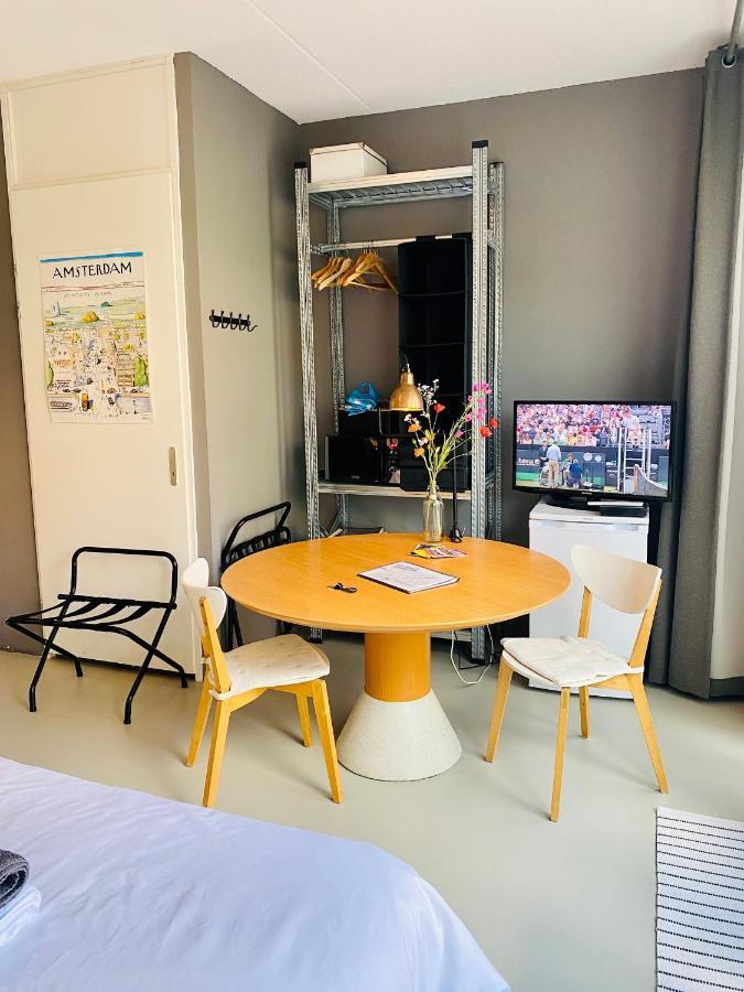 Private Studio With Free Car Parking アムステルダム エクステリア 写真