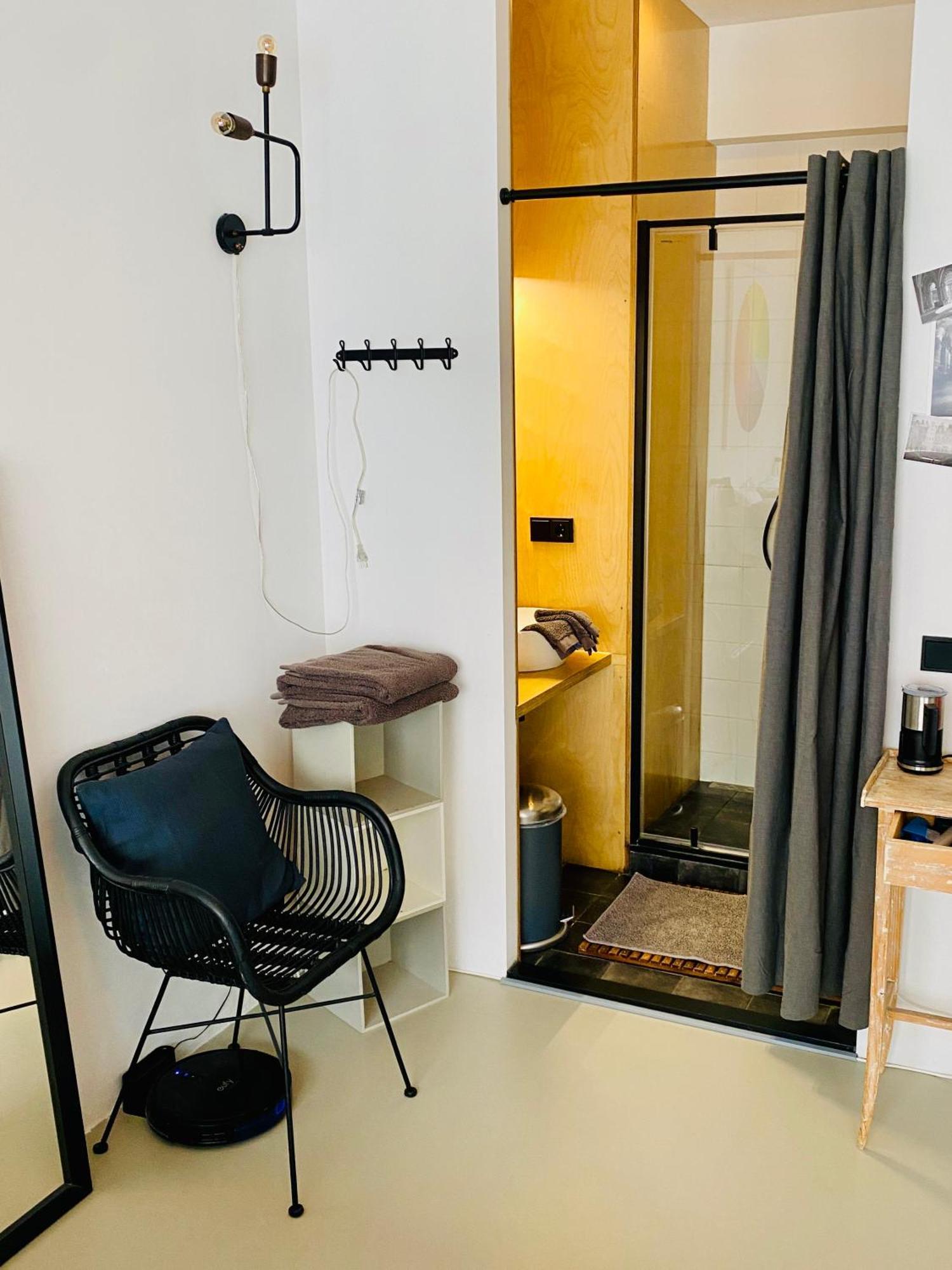 Private Studio With Free Car Parking アムステルダム エクステリア 写真